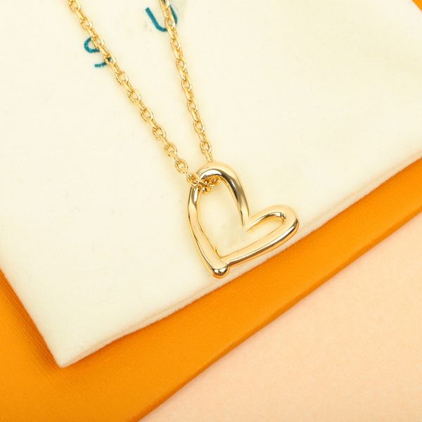 2023 love vivi heart necklace pearl necklace designer for women new fashion necklace love necklace for woman brand simple letters diamond la, Silver
2023 love vivi heart necklace pearl necklace designer for women new fashion necklace love necklace for woman brand simple letters diamond la, Silver