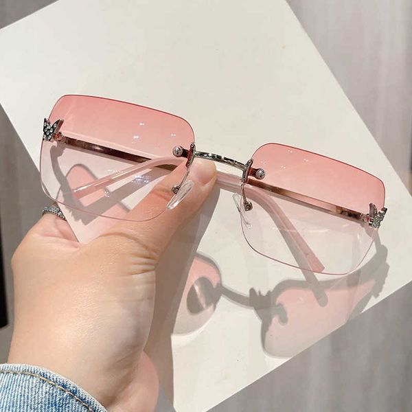 butterfly studded diamond frameless y2k for women's ins. fashion cut square glasses with personalized sunglasses, White;black
butterfly studded diamond frameless y2k for women's ins. fashion cut square glasses with personalized sunglasses, White;black