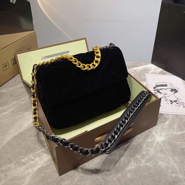 luxury diamond lattice velvet soft shoulder bag woc chain flap velour designer crossbody long chain hasp handle bags channel 16x26x9cm
luxury diamond lattice velvet soft shoulder bag woc chain flap velour designer crossbody long chain hasp handle bags channel 16x26x9cm