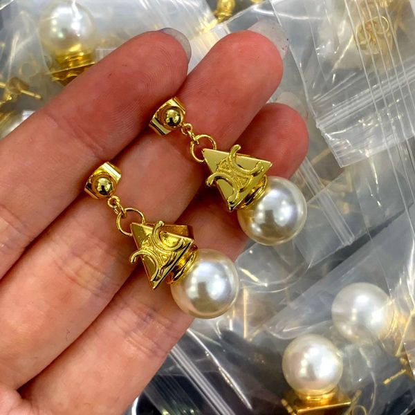 new designed triomphe arch crystal hoops earrings in brass with gold shiny women ear hoops designer jewelry ce line9009, Golden;silver
new designed triomphe arch crystal hoops earrings in brass with gold shiny women ear hoops designer jewelry ce line9009, Golden;silver