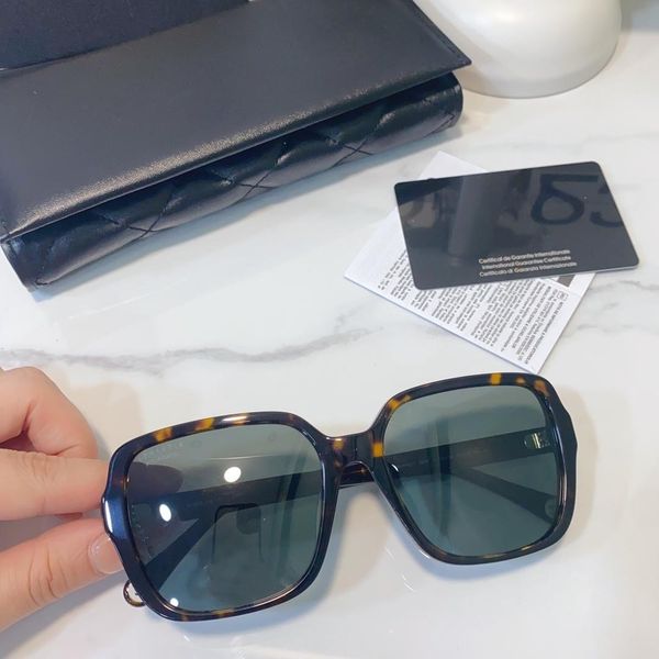 glasses luxury brand fashion designer sunglasses women's sunglasses outdoor travel glasses metal classic brand with box, White;black
glasses luxury brand fashion designer sunglasses women's sunglasses outdoor travel glasses metal classic brand with box, White;black