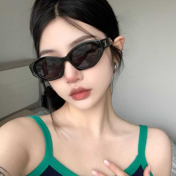 2023 new network red for women summer sun and uv protection glasses advanced sense ins cat eye sunglasses, White;black
2023 new network red for women summer sun and uv protection glasses advanced sense ins cat eye sunglasses, White;black