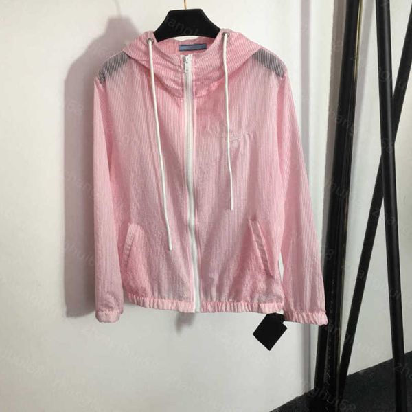 23ss womens jacket womens designer clothing embroidered letter striped long-sleeved hooded sunscreen trench zipper coat women clothes a1, Black;brown
23ss womens jacket womens designer clothing embroidered letter striped long-sleeved hooded sunscreen trench zipper coat women clothes a1, Black;brown