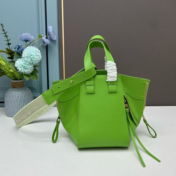 loews early spring monochrome glazed satin hammockes bag handbag designer summer vacation travel shoulder bags crossbody luxury weave handba
loews early spring monochrome glazed satin hammockes bag handbag designer summer vacation travel shoulder bags crossbody luxury weave handba
