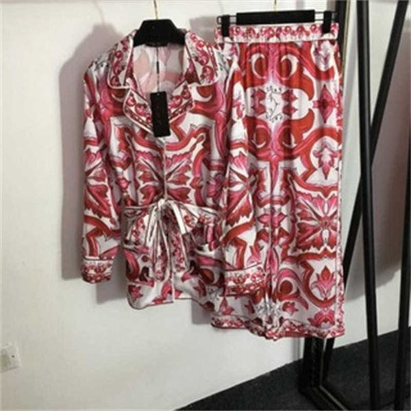 elegant womens two piece sets silky hand feel retro print lace-up waist lapel collar long sleeve shirt pocket high waist wide leg pants desi, White
elegant womens two piece sets silky hand feel retro print lace-up waist lapel collar long sleeve shirt pocket high waist wide leg pants desi, White