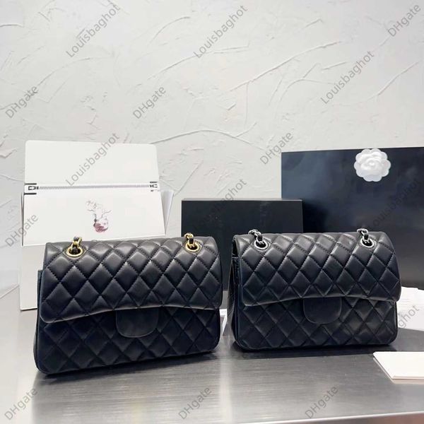 luxury designer fashion bag personality atmospheric women's commuting tote clamshell tote classic famous fashion mini travel crossbody
luxury designer fashion bag personality atmospheric women's commuting tote clamshell tote classic famous fashion mini travel crossbody