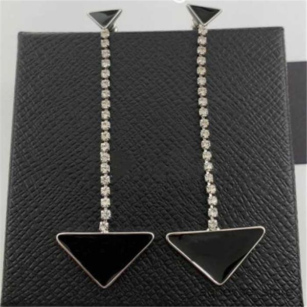stud women letter stud earring designer classic long tassel earrings diamond ladies fashion jewelry accessories for gift r230619, Golden;silver
stud women letter stud earring designer classic long tassel earrings diamond ladies fashion jewelry accessories for gift r230619, Golden;silver