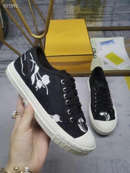 2023 ladies designer casual shoes low sneakers fashion domino canvas outdoor walking shoes rubber 35-45, Black
2023 ladies designer casual shoes low sneakers fashion domino canvas outdoor walking shoes rubber 35-45, Black
