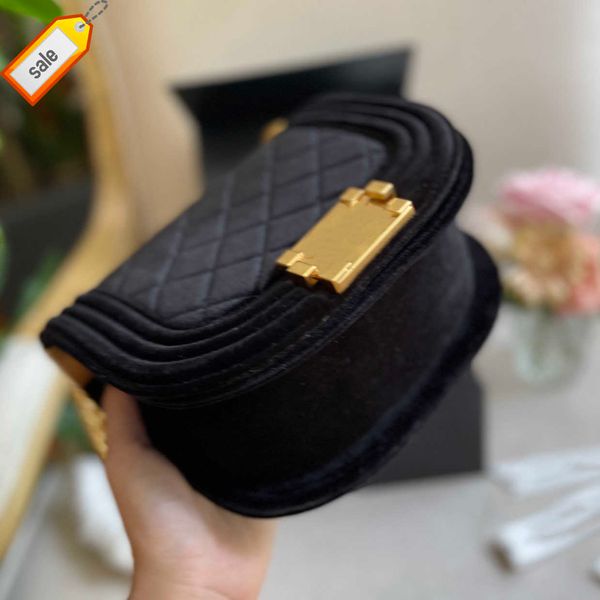 women's brand designer bags shoulder bags tote 2023 new fashion mini velvet messenger bag texture metal hardware chain strap crossbody
women's brand designer bags shoulder bags tote 2023 new fashion mini velvet messenger bag texture metal hardware chain strap crossbody
