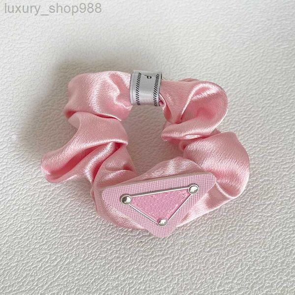 luxury designer headbands women solid color brand elegant style satin letter hairband fashion womens wide edge simplicity hair hoop sport wi
luxury designer headbands women solid color brand elegant style satin letter hairband fashion womens wide edge simplicity hair hoop sport wi