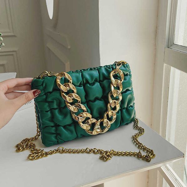 lattice thick chain portable small square bag new ins texture one shoulder fashion messenger women's bag
lattice thick chain portable small square bag new ins texture one shoulder fashion messenger women's bag