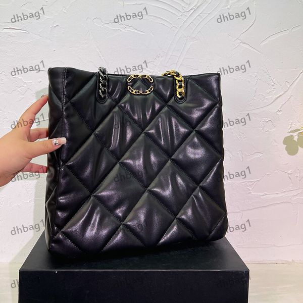 designer womens shoulder bag diamond check hardware metal c buckle two-color hardware metal matelasse chain handbag large shopping bag trave
designer womens shoulder bag diamond check hardware metal c buckle two-color hardware metal matelasse chain handbag large shopping bag trave