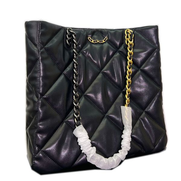 31cm large capacity vintage women designer tote bag lambskin leather golden metal hardware gold and silver matelasse chain shoulder handbag
31cm large capacity vintage women designer tote bag lambskin leather golden metal hardware gold and silver matelasse chain shoulder handbag
