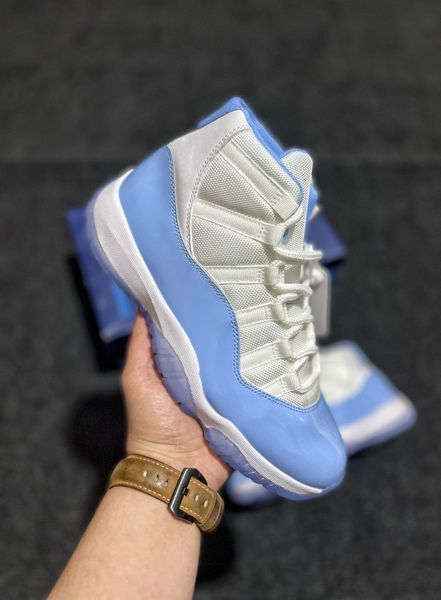 2023 men women 11 basketball shoes 11s unc university blue white the popular streetwear lifestyle casual sports sneakers
2023 men women 11 basketball shoes 11s unc university blue white the popular streetwear lifestyle casual sports sneakers