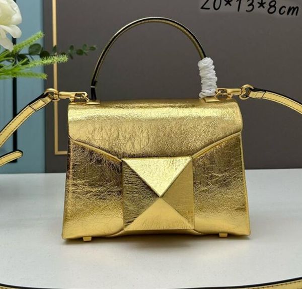 sheepskin handbag flap messenger bag women shoulder bags large gold decoration genuine leather removable shoulder strap lady cross body purs
sheepskin handbag flap messenger bag women shoulder bags large gold decoration genuine leather removable shoulder strap lady cross body purs