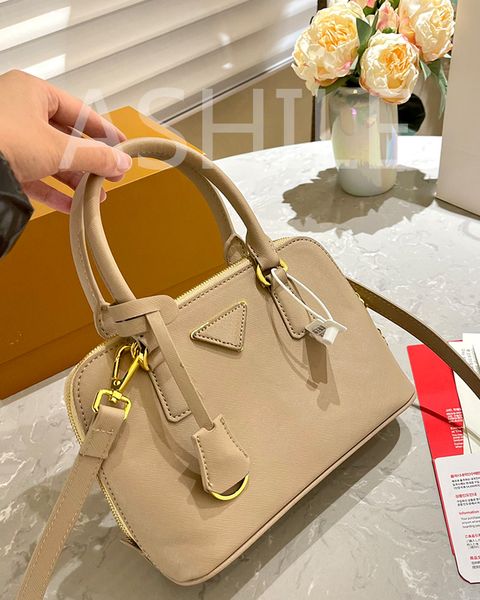 designer fashion luxury womens totes handbag shoulder bags low-key temperament women crossbody bag
designer fashion luxury womens totes handbag shoulder bags low-key temperament women crossbody bag
