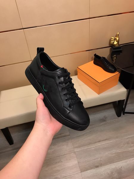designer luxury sneakers men and women high shoes retro camouflage graffiti leather casual shoes inner lock shoes hy0511, Black
designer luxury sneakers men and women high shoes retro camouflage graffiti leather casual shoes inner lock shoes hy0511, Black