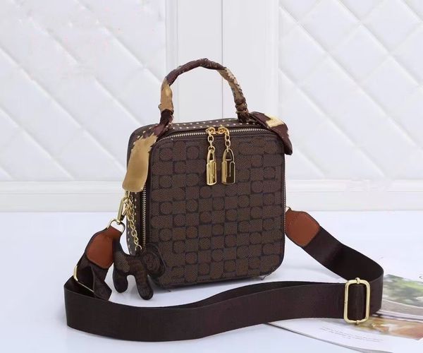 shoulder crossbody totes lady bag purse handbags wallet tote lattice purses fanny women luxurys designers bags women handbag
shoulder crossbody totes lady bag purse handbags wallet tote lattice purses fanny women luxurys designers bags women handbag