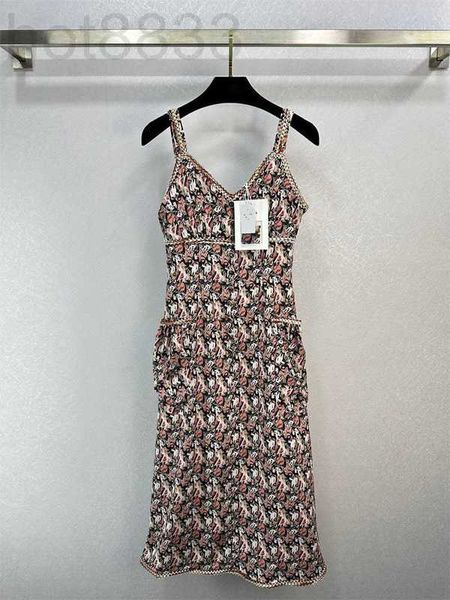 basic & casual dresses designer 2023 summer new style elegant fragmented flower pattern high waist slim strap dress for women uglp, Black;gray
basic & casual dresses designer 2023 summer new style elegant fragmented flower pattern high waist slim strap dress for women uglp, Black;gray