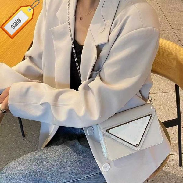 women's brand designer shoulder bags tote new fashion triangle cross-body single shoulder bag delicate chain small square envelope purs
women's brand designer shoulder bags tote new fashion triangle cross-body single shoulder bag delicate chain small square envelope purs