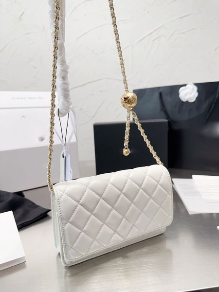 2023 fashion handbag luxury leisure designer bag popular love cowhide bag single chain women's bag classic famous fashion mini travel c
2023 fashion handbag luxury leisure designer bag popular love cowhide bag single chain women's bag classic famous fashion mini travel c