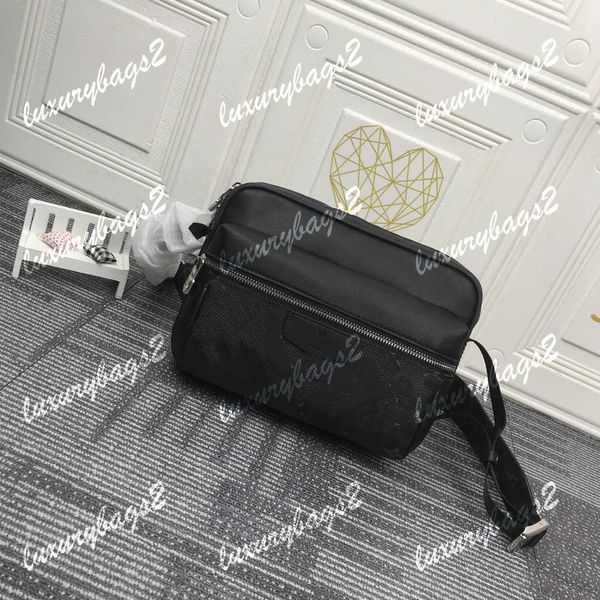 taiga outdoor eclipse crossbody bag mens bag men messenger bag hpb m30233 m30241 m30243 luxury man bags 29.5cm 4 colors cross body purses ha
taiga outdoor eclipse crossbody bag mens bag men messenger bag hpb m30233 m30241 m30243 luxury man bags 29.5cm 4 colors cross body purses ha