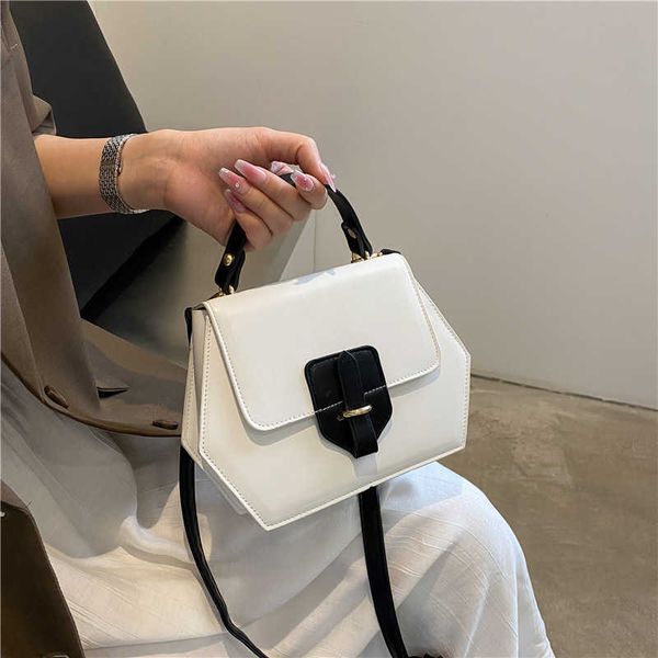 small square bag compact 2023 new fashionable and versatile one shoulder crossbody bag simple and solid color handbag
small square bag compact 2023 new fashionable and versatile one shoulder crossbody bag simple and solid color handbag