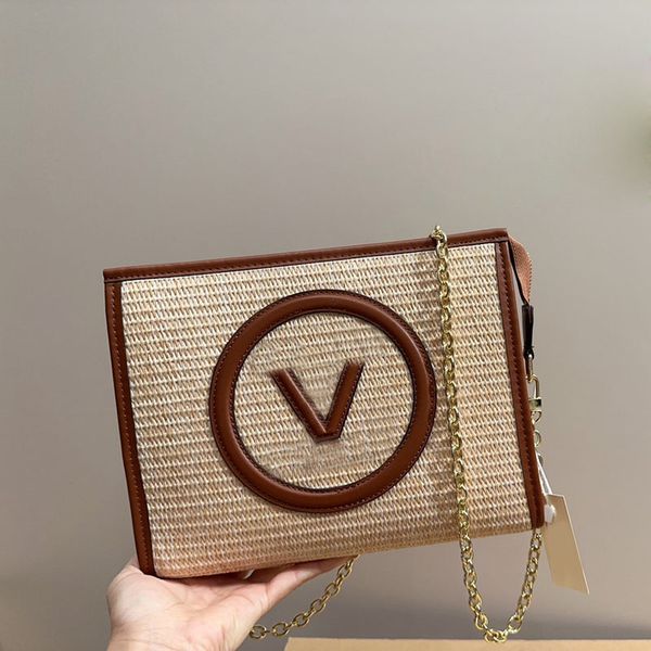 summer straw women designer cosmetic wash clutch bags woven two-tone leather letter shoulder zipper medium handbag gold chain luxury practic
summer straw women designer cosmetic wash clutch bags woven two-tone leather letter shoulder zipper medium handbag gold chain luxury practic