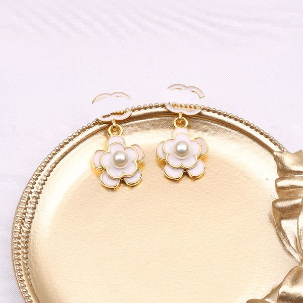 luxury designers letters 925 silver stud geometric famous women round crystal rhinestone pearl earring wedding party jewerlry 20 styles, Golden;silver
luxury designers letters 925 silver stud geometric famous women round crystal rhinestone pearl earring wedding party jewerlry 20 styles, Golden;silver