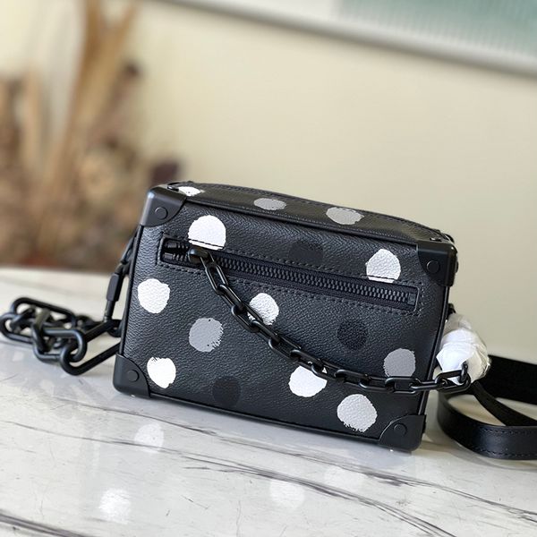 mini soft trunk men chain bag designer crossbody bag 10a mirror quality coated canvas shoulder bag with box l318
mini soft trunk men chain bag designer crossbody bag 10a mirror quality coated canvas shoulder bag with box l318