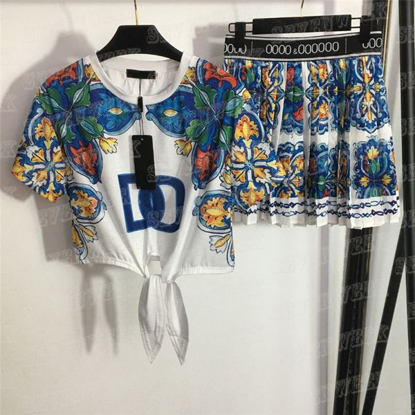 women fashion dress two piece sets letter printed cropped t shirts short skirts luxury suits sumemr vacation style tees, White
women fashion dress two piece sets letter printed cropped t shirts short skirts luxury suits sumemr vacation style tees, White
