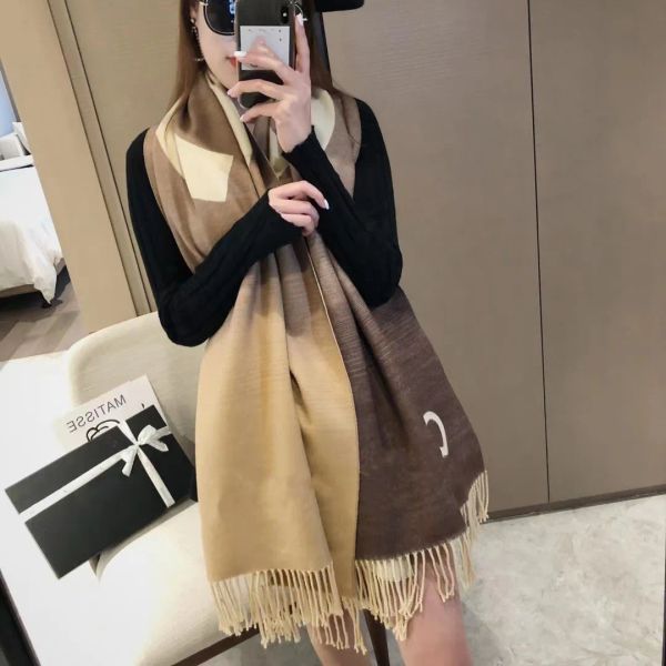 fashion designer cashmere letter transition color scarf for men and women autumn-winter outdoor thickened warm color lengthening shawl, Blue;gray
fashion designer cashmere letter transition color scarf for men and women autumn-winter outdoor thickened warm color lengthening shawl, Blue;gray