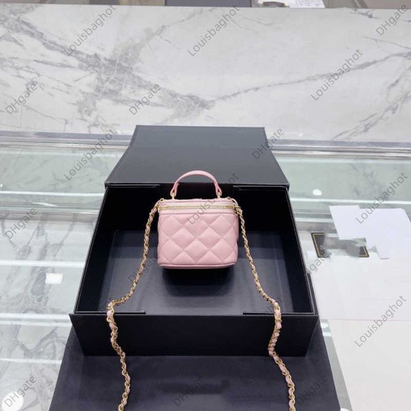 leisure small fragrance lingge box bag fashion portable mini flap bag messenger chain bag women's bag
leisure small fragrance lingge box bag fashion portable mini flap bag messenger chain bag women's bag