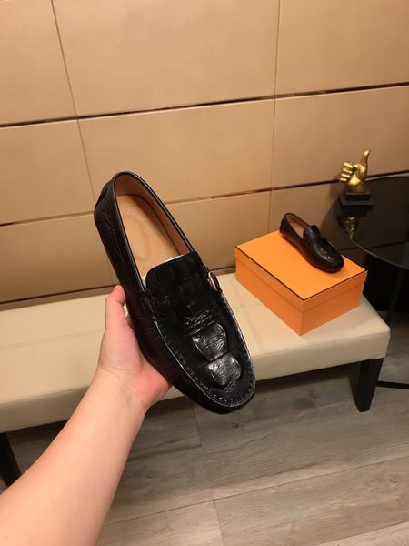 2023 the latest men's flat casual ports white shoes leather material comfortable upper feet soft soles versatile youth size35-41 hy0622, Black
2023 the latest men's flat casual ports white shoes leather material comfortable upper feet soft soles versatile youth size35-41 hy0622, Black