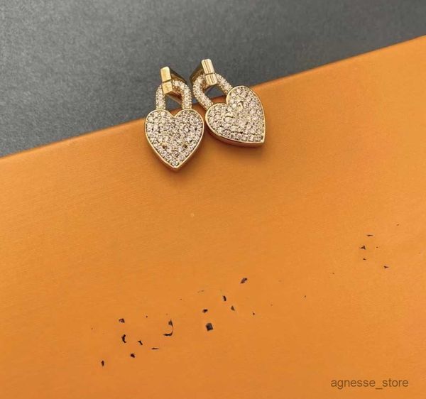 stud luxury charm earrings with gold open your heart full lock key stud for women jewelry with gift fashion accessories r230619, Golden;silver
stud luxury charm earrings with gold open your heart full lock key stud for women jewelry with gift fashion accessories r230619, Golden;silver