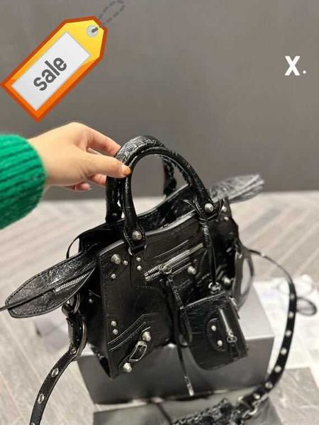 brand designer handbags shoulder bag crossbody bag tote new motorcycle bag vintage rivet messenger 3-in-1 pleated underarm handheld tote bag
brand designer handbags shoulder bag crossbody bag tote new motorcycle bag vintage rivet messenger 3-in-1 pleated underarm handheld tote bag