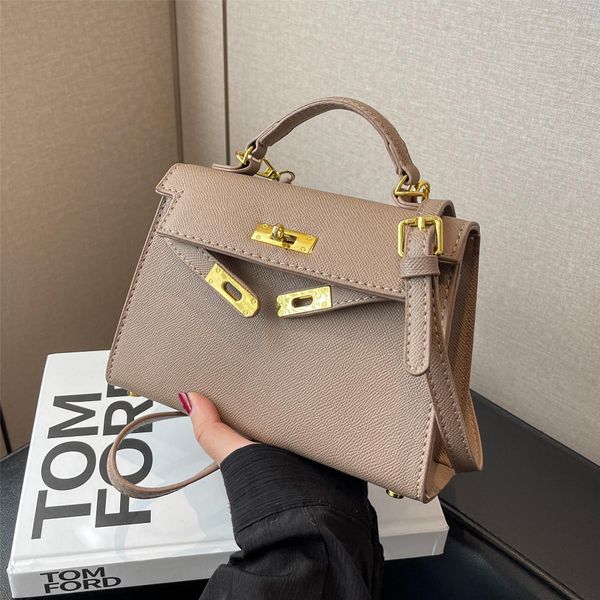 popular fashion handbag new women's bag western style all-matching crossbody bags 21cm
popular fashion handbag new women's bag western style all-matching crossbody bags 21cm