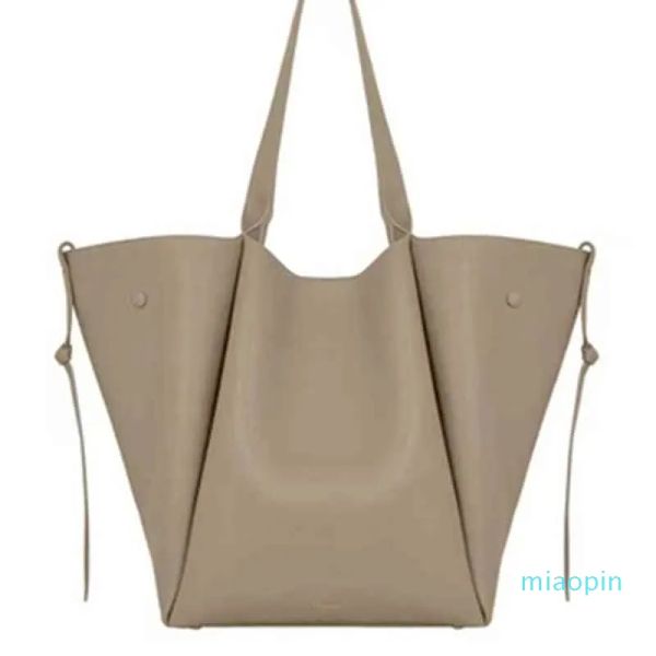 2023 new fashion designer totes french shopping bag large capacity shoulder portable solid kraft pitot bag large capacity female bags
2023 new fashion designer totes french shopping bag large capacity shoulder portable solid kraft pitot bag large capacity female bags