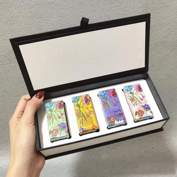 5ml 4pcs/set q version perfumes fragrances for women perfume set edp floral fragrance spray charming smell and fast delivery 
5ml 4pcs/set q version perfumes fragrances for women perfume set edp floral fragrance spray charming smell and fast delivery
