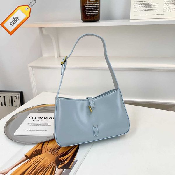 brand designer handbag haute couture bag 2023 new fashion everything goes with foreign style underarm single shoulder handbag factory low pr
brand designer handbag haute couture bag 2023 new fashion everything goes with foreign style underarm single shoulder handbag factory low pr