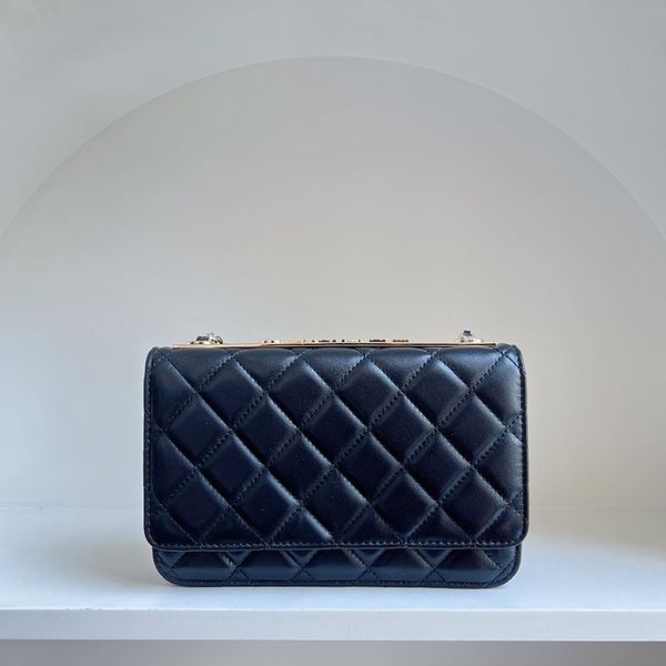 designer flap bag lambskin shoulder bag luxury chain bag high imitation crossbody bag with box zc081
designer flap bag lambskin shoulder bag luxury chain bag high imitation crossbody bag with box zc081
