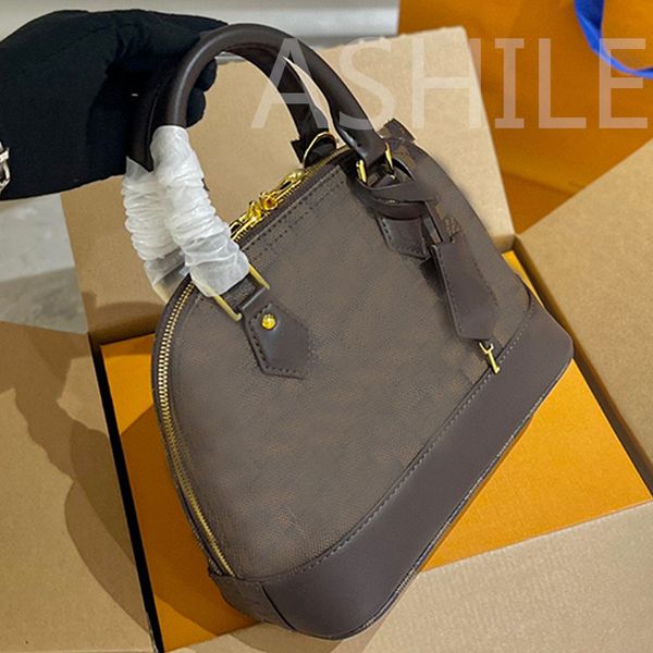 luxury designer fashion womens totes handbody shoulder bags classics exquisite temperament shell women bags
luxury designer fashion womens totes handbody shoulder bags classics exquisite temperament shell women bags