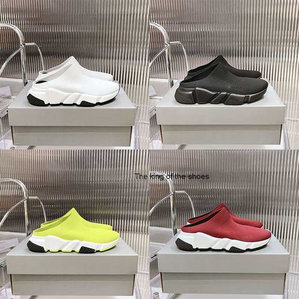 paris designer socks casual shoes triple s black white and red knitted platform for women and men oversized sole sneakers walking outdoors.
paris designer socks casual shoes triple s black white and red knitted platform for women and men oversized sole sneakers walking outdoors.