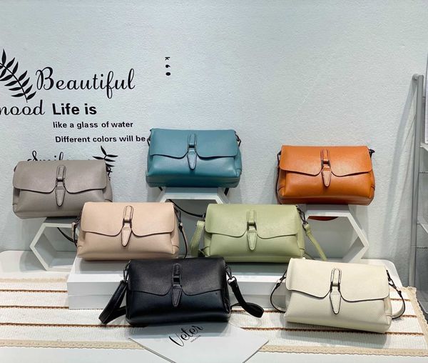 cowhide new casual women's bag on the first layer one shoulder cross body medium bag women's handbag large capacity multi compartm
cowhide new casual women's bag on the first layer one shoulder cross body medium bag women's handbag large capacity multi compartm
