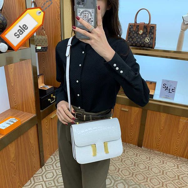 women's luxury designer shoulder bags tote 2023 new fashion texture h buckle crossbody bag portable envelope package gift box factory d
women's luxury designer shoulder bags tote 2023 new fashion texture h buckle crossbody bag portable envelope package gift box factory d
