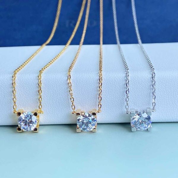 high-quality classic cow head necklace women's four claw moussand single diamond pendant collar chain fashion style versatile, Black
high-quality classic cow head necklace women's four claw moussand single diamond pendant collar chain fashion style versatile, Black