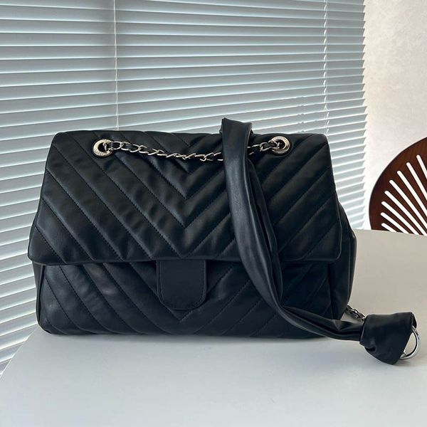 35cm v-stitch flap women large tote bag leather quilted silver hardware crossbody designer bag shopping travel large capacity classic should
35cm v-stitch flap women large tote bag leather quilted silver hardware crossbody designer bag shopping travel large capacity classic should