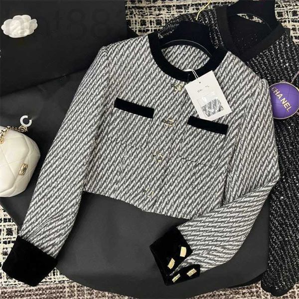 women's jackets designer spring summer new style charm celebrity contrast color round neck single breasted slim fit short coat women 0q, Black;brown
women's jackets designer spring summer new style charm celebrity contrast color round neck single breasted slim fit short coat women 0q, Black;brown