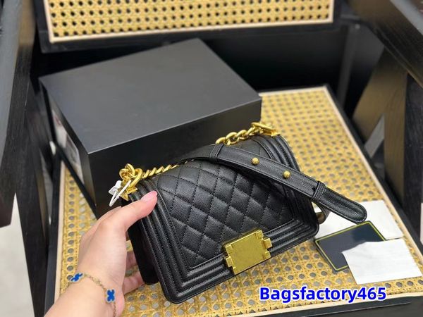 classical chevron line caviar bags quilted flap fashion luxurys designers calfskin cowhide interwoven chain crossbody wholesale shoulder bag
classical chevron line caviar bags quilted flap fashion luxurys designers calfskin cowhide interwoven chain crossbody wholesale shoulder bag