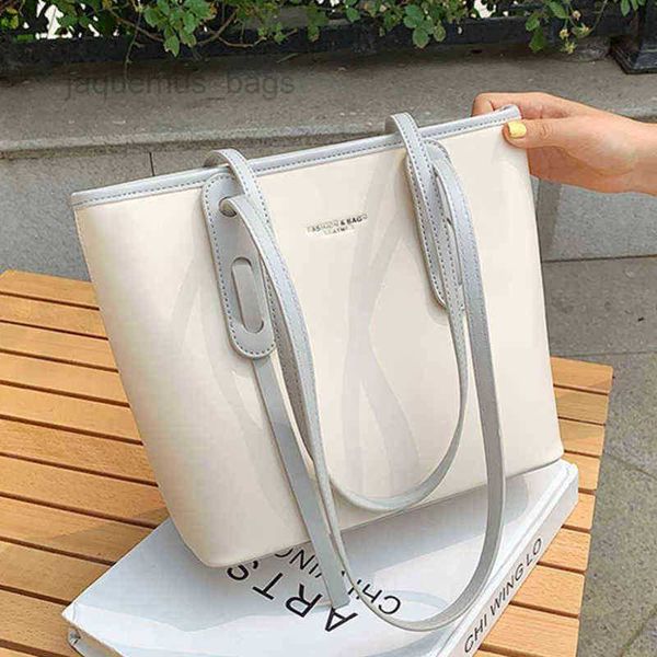new fashion pu leather women handbags large capacity ladies shoulder bag famous designer casual female luxury brand totes
new fashion pu leather women handbags large capacity ladies shoulder bag famous designer casual female luxury brand totes
